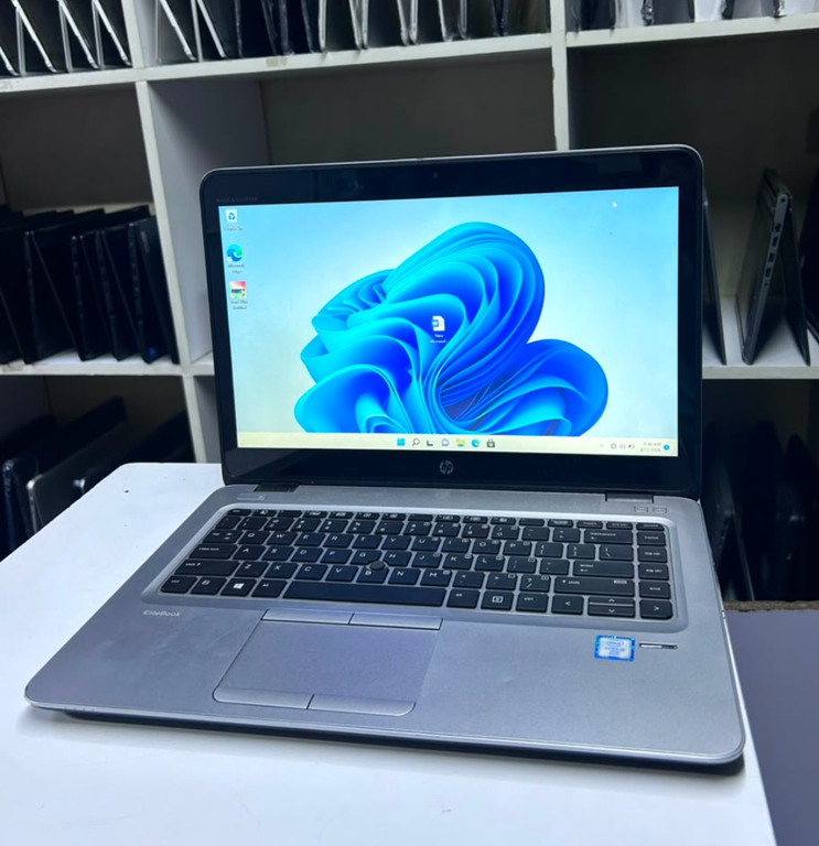 HP EliteBook 840 G3 Touchscreen Intel Core i5 6th Gen 8GB RAM 256 GB SSD Backlit keyboard